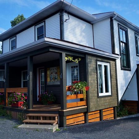 Gite Grand Moment Bed & Breakfast Cabano Exterior foto