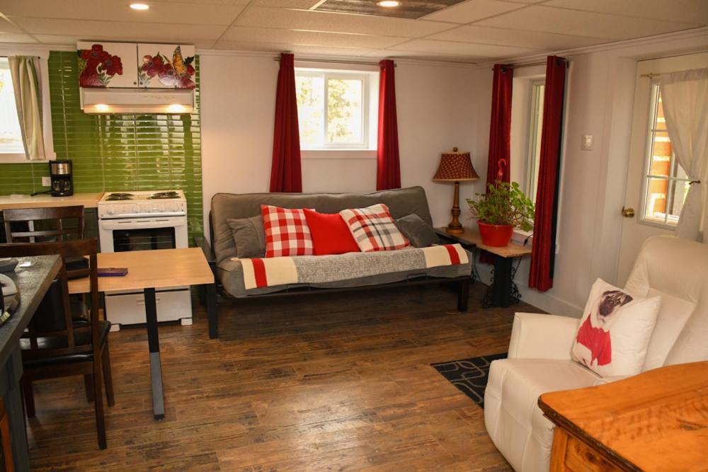 Gite Grand Moment Bed & Breakfast Cabano Exterior foto